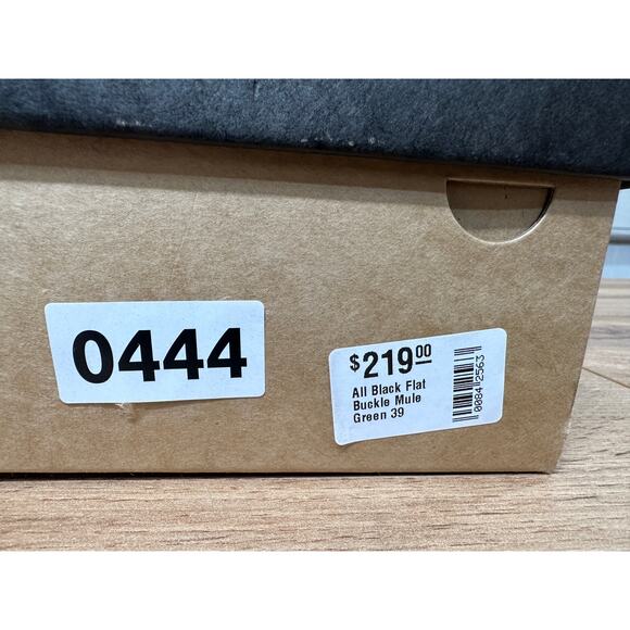 All Black Flat Buckle Mule Green Sz 8.5/9 US 39 EU NIB Minimalist Sleek Stylish - Picture 14 of 15